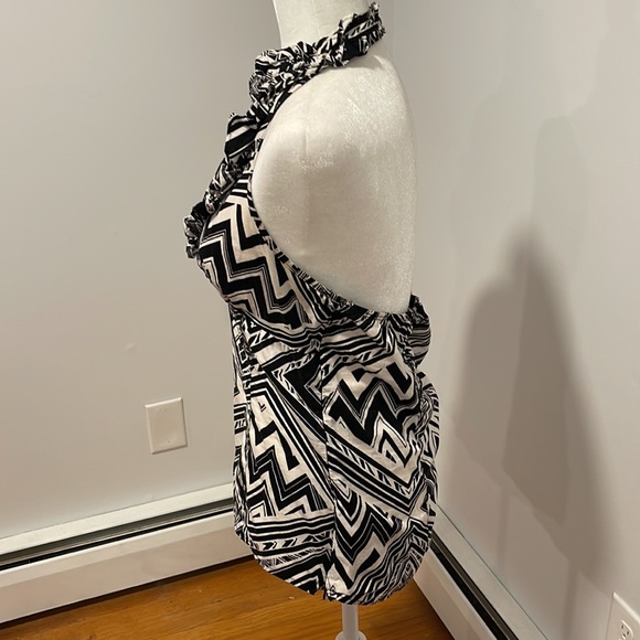 Halter top - Picture 3 of 3